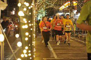 BIB: 3785, 3340, 3315
                            <button type="button" onclick="openModal(26220422)" class="btn btn-primary btn-sm float-right btn-popup" data-toggle="modal" data-target=".modal-high-quality">
                        <i class="fas fa-shopping-cart"></i> Add to Cart
                    </button>
                                            <button type="button" onclick="isThisMe(26220422, true)" class="btn btn-success btn-sm float-right btn-popup btn-isme hidden" data-toggle="tooltip" data-placement="bottom" title="นี่คือรูปของคุณใช่ไหม คลิกที่นี่เพื่อเอาเข้าอัลบั้ม">
                        <i class="fas fa-plus"></i> Add to album
                    </button>
                    <button type="button" onclick="isThisMe(26220422, false)" class="btn btn-warning btn-sm float-right btn-popup btn-isnotme hidden">
                        <i class="fas fa-ban"></i> Remove from album
                    </button>